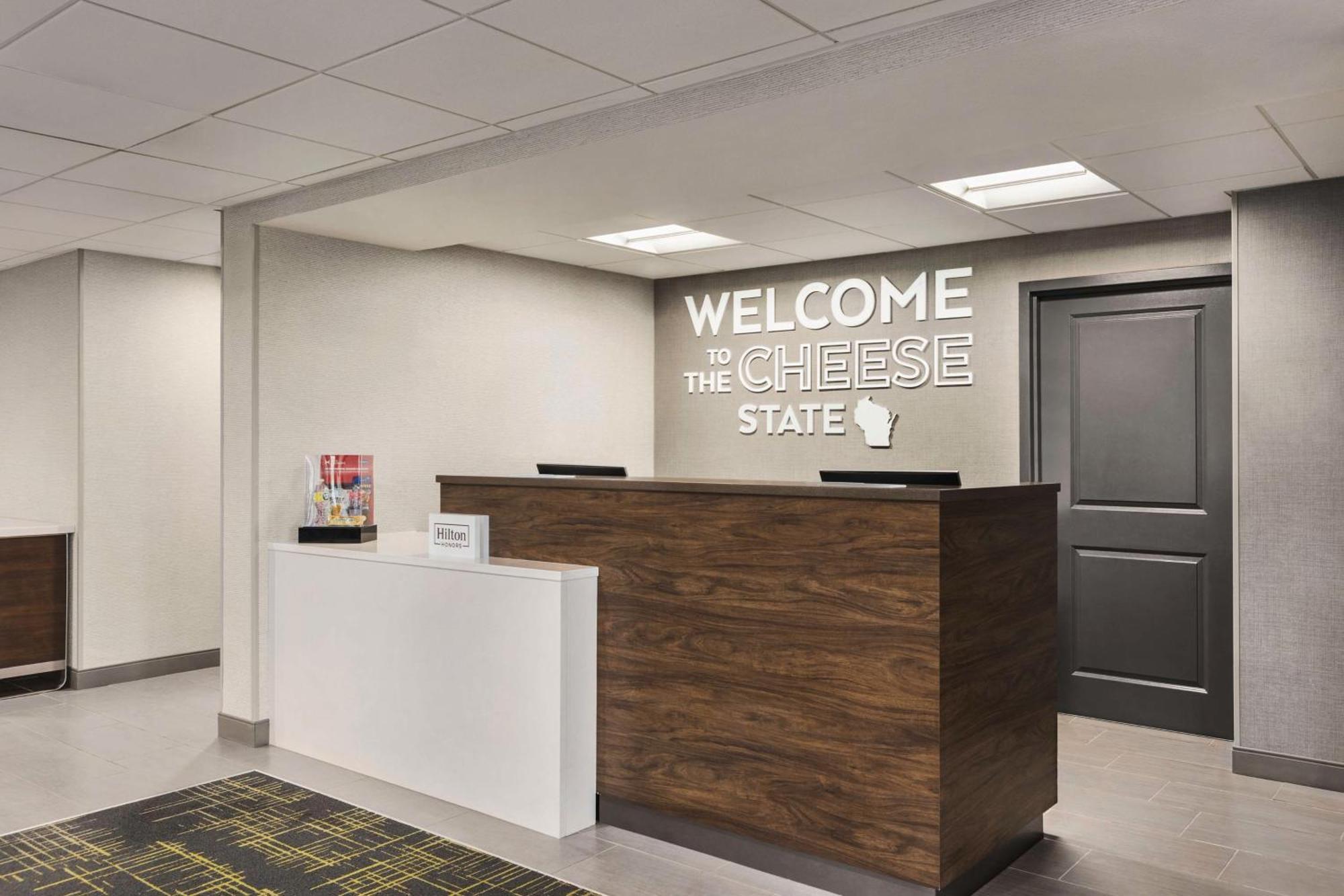 Hampton Inn Milwaukee Brookfield Esterno foto